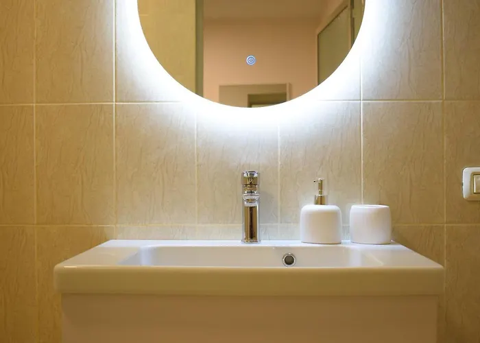 Feels Like - Flh Albania טיראנה