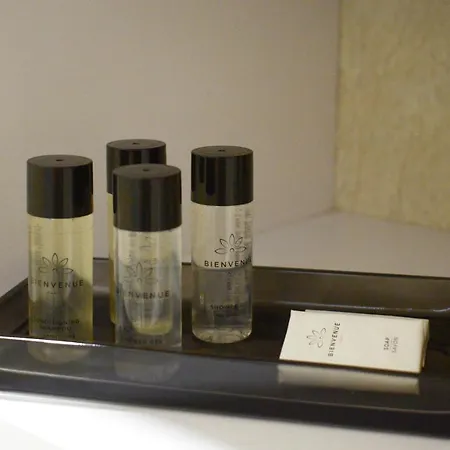 Feels Like - Flh Albania * ティラナ