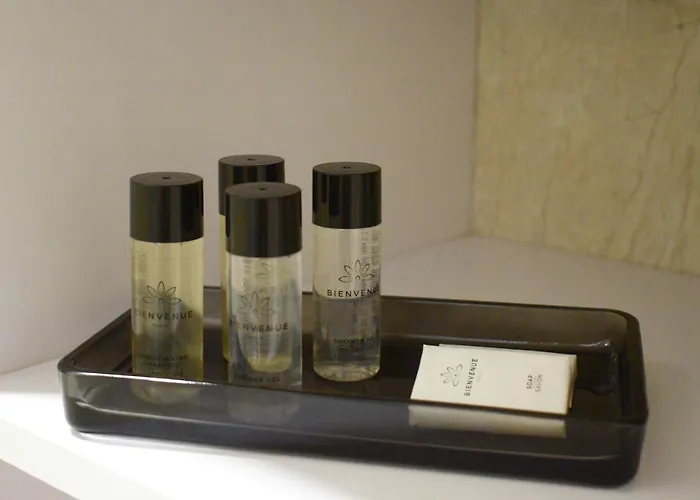 Feels Like - Flh Albania * ティラナ